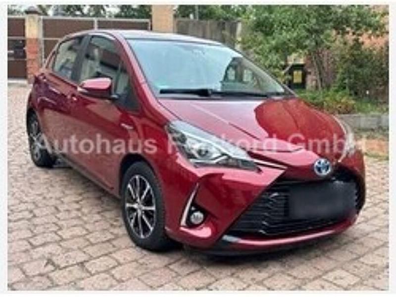 Gebraucht Toyota Yaris 111 PS (81 kW) 2019 Rot Limousine