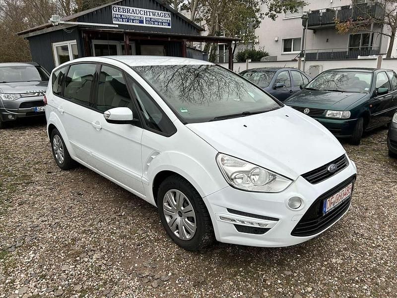 Gebraucht Ford S-MAX Trend 140 PS (102 kW) 2011 Frostweiß Van / Kleinbus