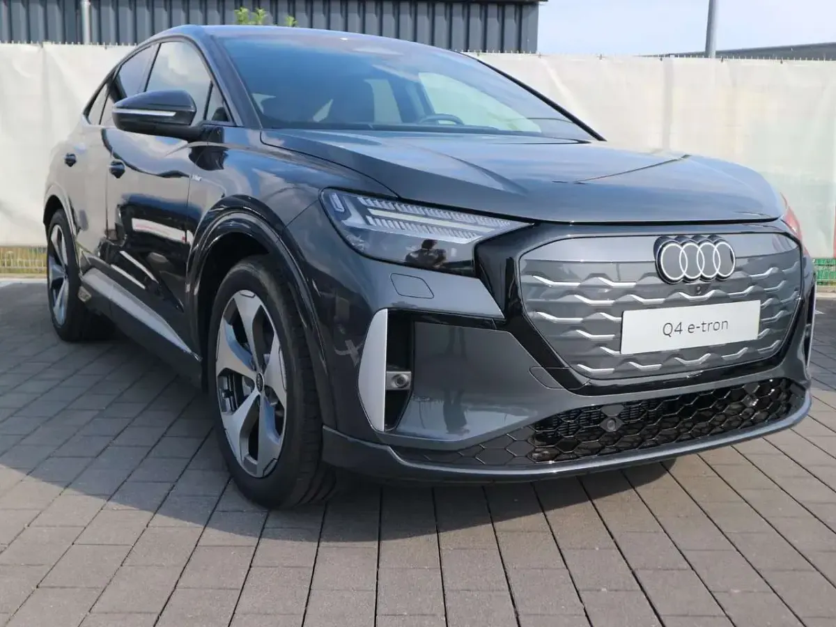 Neu Audi Q4 e-tron S-Line 219 kW (299 PS) 2026 Tamboragrau metallic SUV