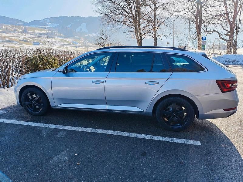 Gebraucht Skoda Superb 150 PS (110 kW) 2015 Silber Kombi