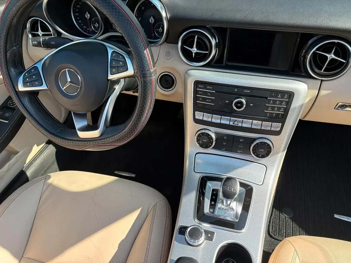 Gebraucht Mercedes SLC250 204 PS (150 kW) 2016 Schwarz Cabrio