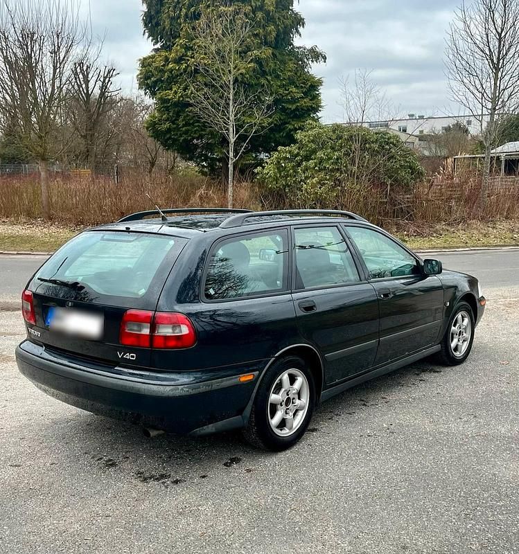 Gebraucht Volvo V40 116 PS (85 kW) 1999 Schwarz Kombi