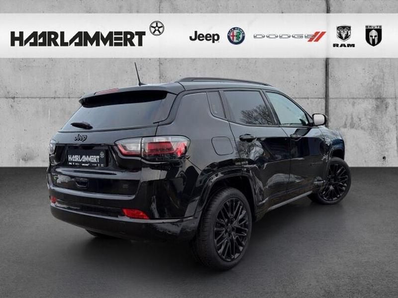 Gebraucht Jeep Compass 131 PS (96 kW) 2023 Schwarz SUV