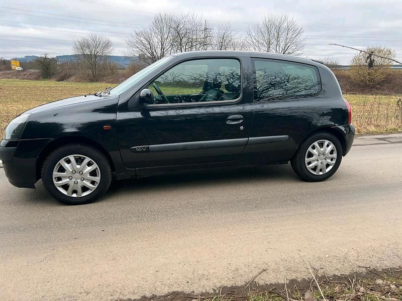 Second-hand Renault Clio II 2002 Negru Hatchback