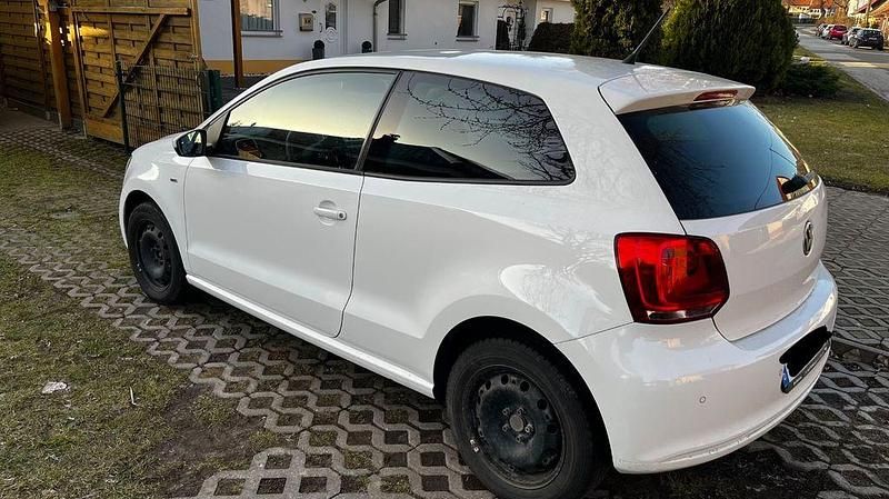 Gebraucht VW Polo Life 75 PS (55 kW) 2013 Weiß Kleinwagen