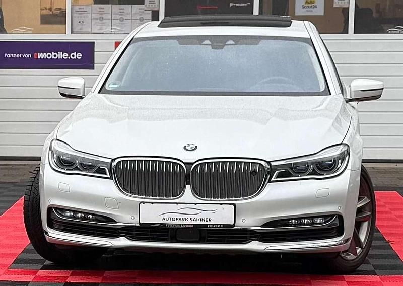Gebraucht BMW 760 609 PS (447 kW) 2018 Mineralweiss metallic Limousine