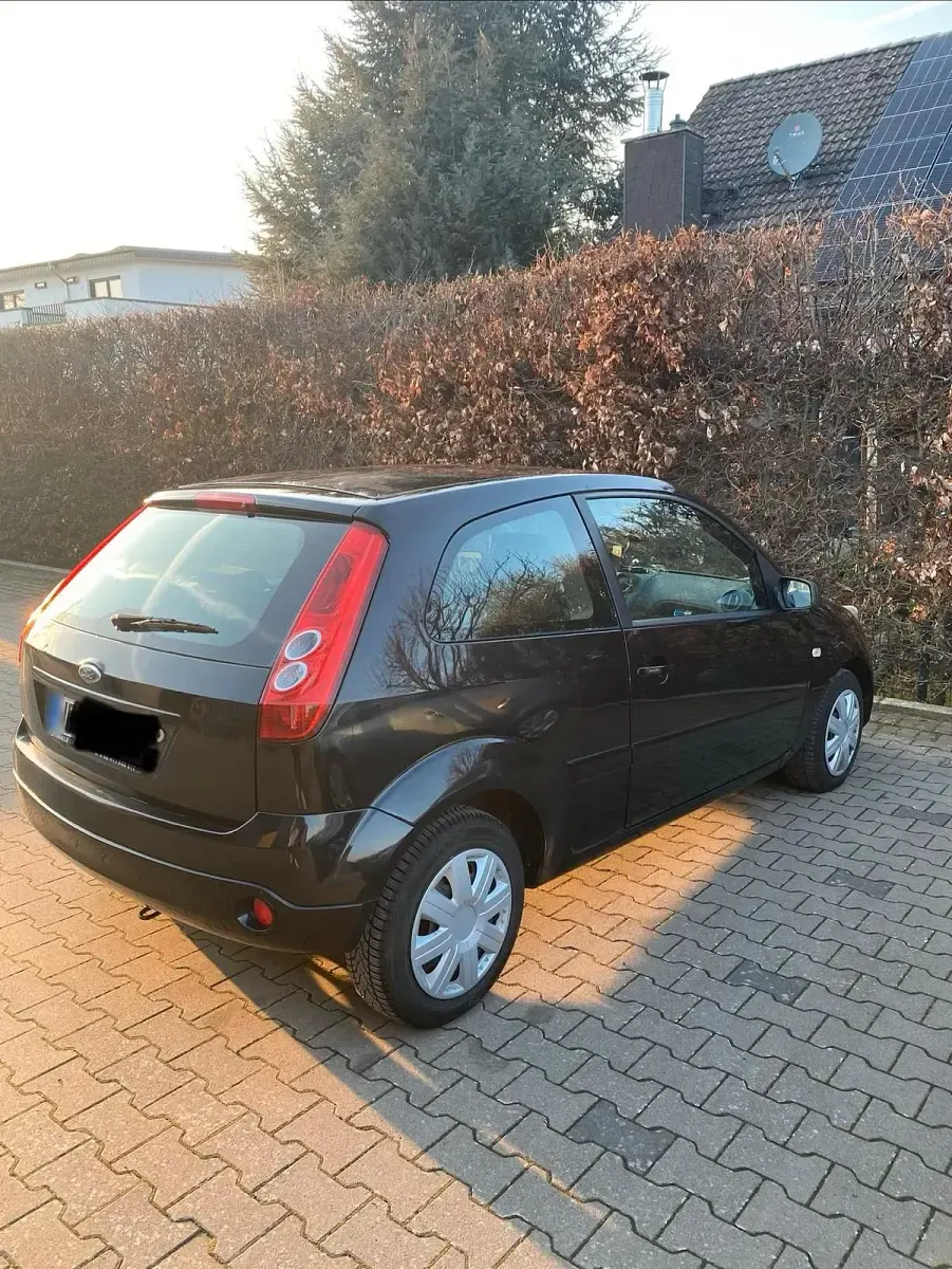 Second-hand Ford Fiesta 80 CP (58 kW) 2008 Albastru Hatchback