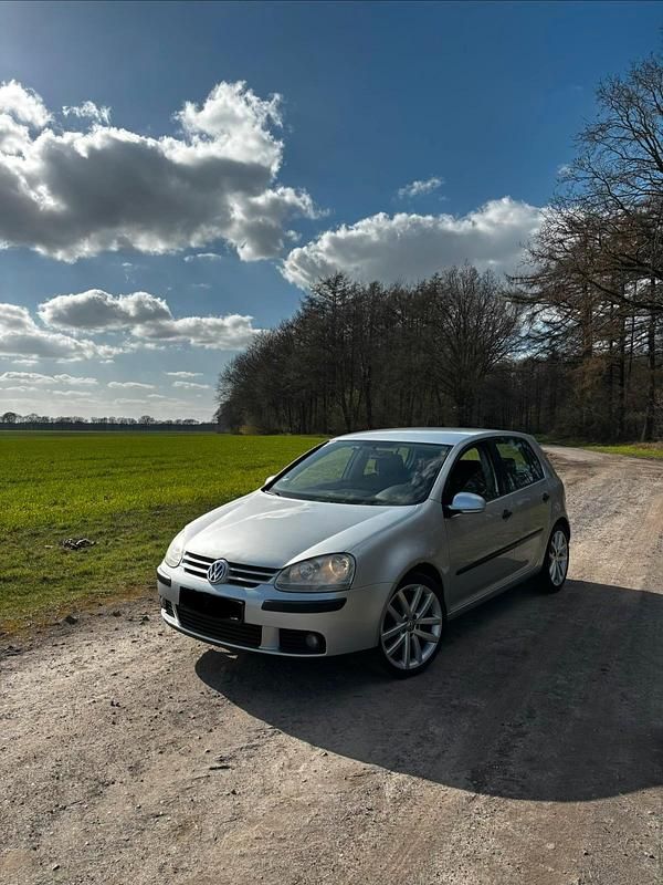 Gebraucht VW Golf V 102 PS (75 kW) 2004 Silber Kleinwagen