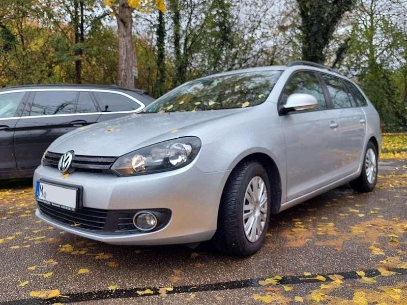 Silber Gebraucht 2010 VW Golf Comfortline Kombi | 3.250 € (Fairer Preis) - Bild 1/4