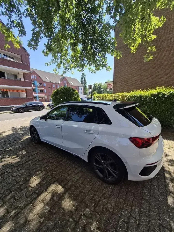Gebraucht Audi e-tron Sportback S-Line 150 kW (204 PS) 2021 Weiß SUV