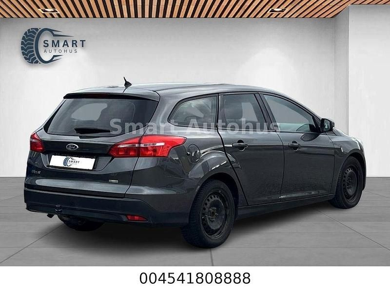 Gebraucht Ford Focus Business Edition 125 PS (91 kW) 2017 Grau Limousine