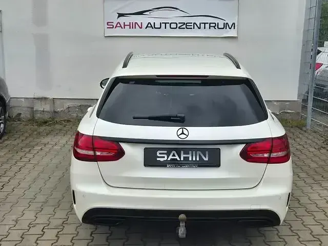 Gebraucht Mercedes C250 AMG 374 PS (275 kW) 2017 Diamant weiss metallic Kombi