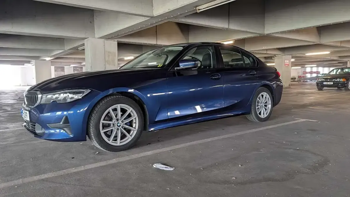 Gebraucht BMW 318 150 PS (110 kW) 2019 Blau Limousine
