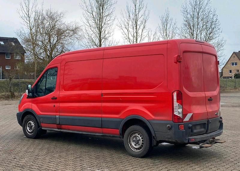 Gebraucht Ford Transit 105 PS (77 kW) 2017 Rot Van