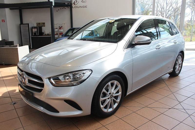 Gebraucht Mercedes B180 116 PS (85 kW) 2020 Silber Kleinwagen