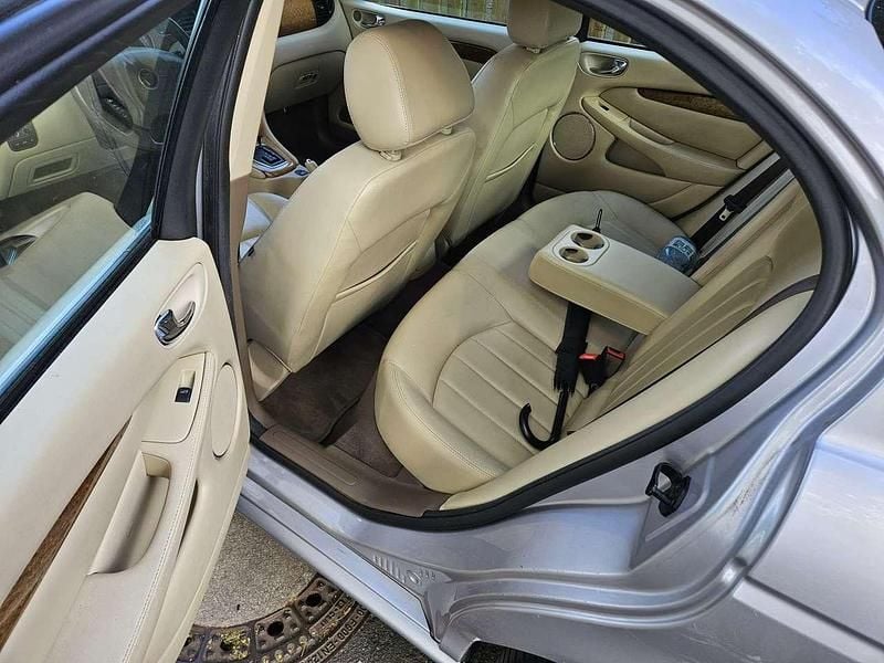 Silber Gebraucht 2004 Jaguar X-type Executive Limousine | 1.500 € (Superpreis) - Bild 1/4