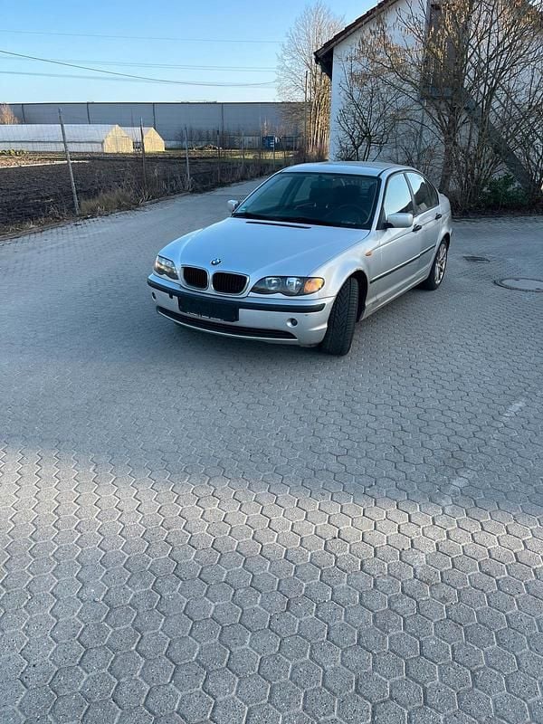 Gebraucht BMW 318 2001 Silber Limousine