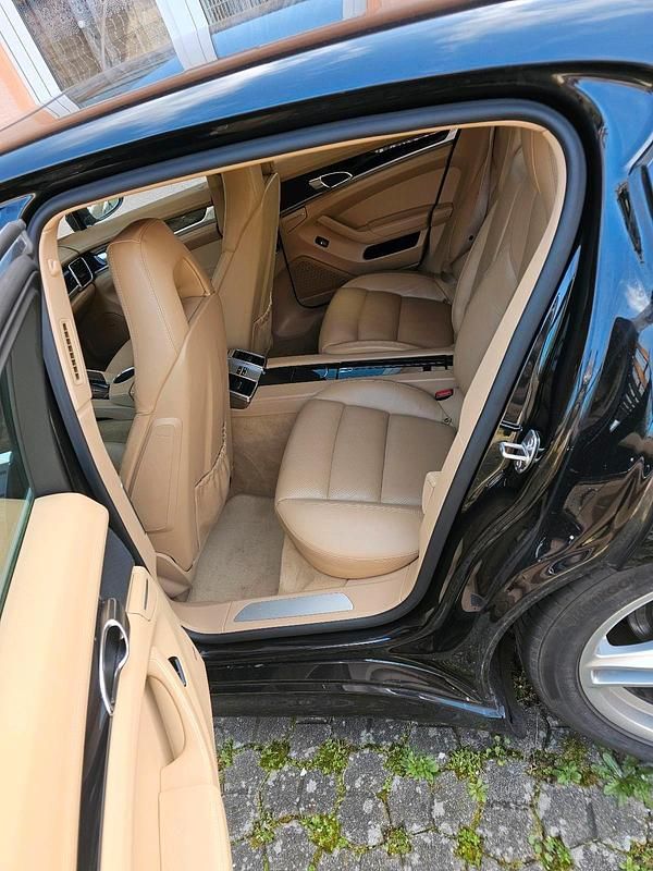 Gebraucht Porsche Panamera 4S 400 PS (294 kW) 2012 Schwarz Limousine