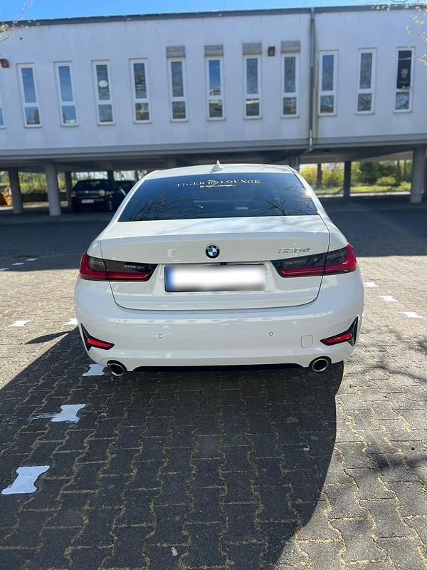 Gebraucht BMW 330 M Sport 265 PS (194 kW) 2020 Weiß Limousine