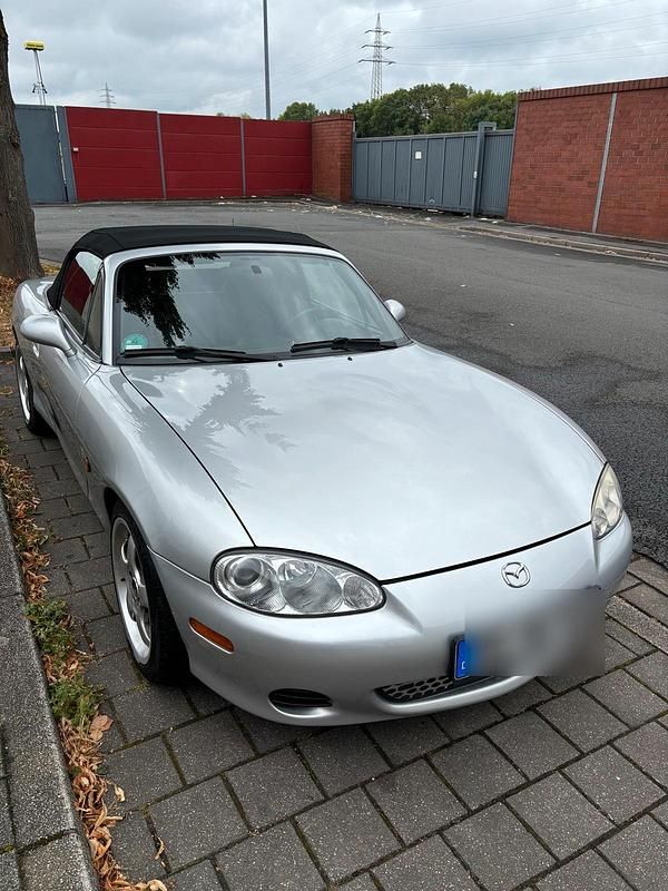 Grau Gebraucht 2004 Mazda MX5 Cabrio | 6.000 € (Fairer Preis) - Bild 1/4
