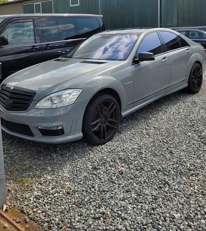 Grau Gebraucht 2008 Mercedes S63 AMG Limousine | 14.799 € - Bild 1/4
