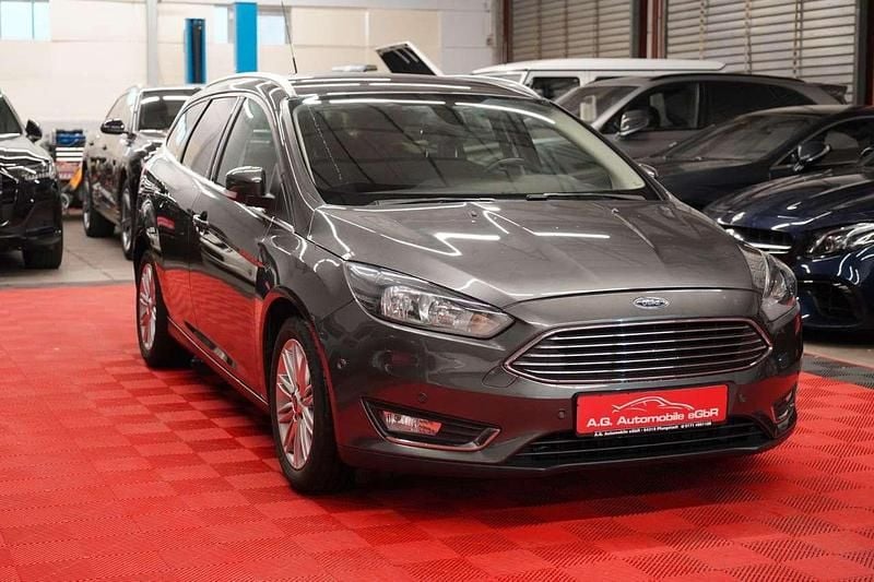 Gebraucht Ford Focus Titanium 125 PS (91 kW) 2017 Silber Kombi