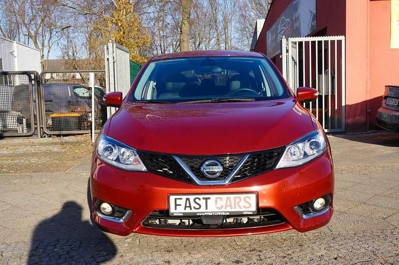 Gebraucht Nissan Pulsar Tekna 116 PS (85 kW) 2017 Rot Limousine