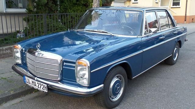 Gebraucht Mercedes W115 95 PS (69 kW) 1974 Blau Limousine