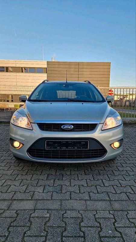 Usata Ford Focus 95 CV (69 kW) 2010 Andere farben Station wagon