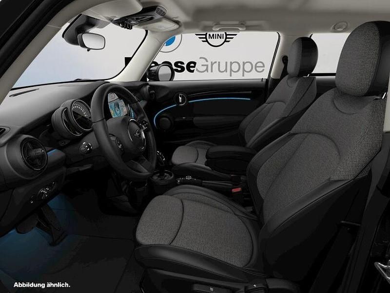Gebraucht Mini Cooper 136 PS (100 kW) 2023 Schwarz Kleinwagen