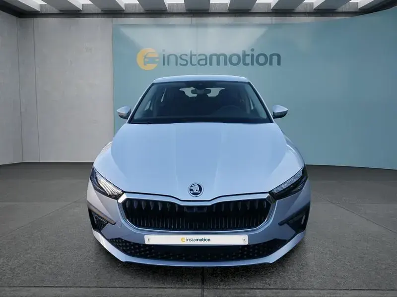 Neu Skoda Scala 116 PS (85 kW) 2025 Silber Kleinwagen