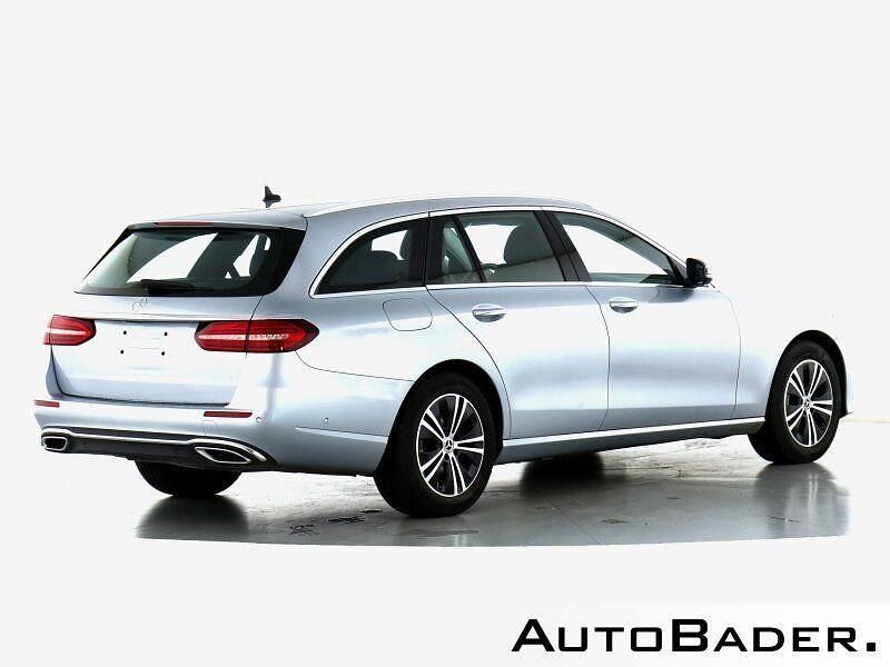 Gebraucht Mercedes E220 Avantgarde 200 PS (147 kW) 2022 Silber Limousine