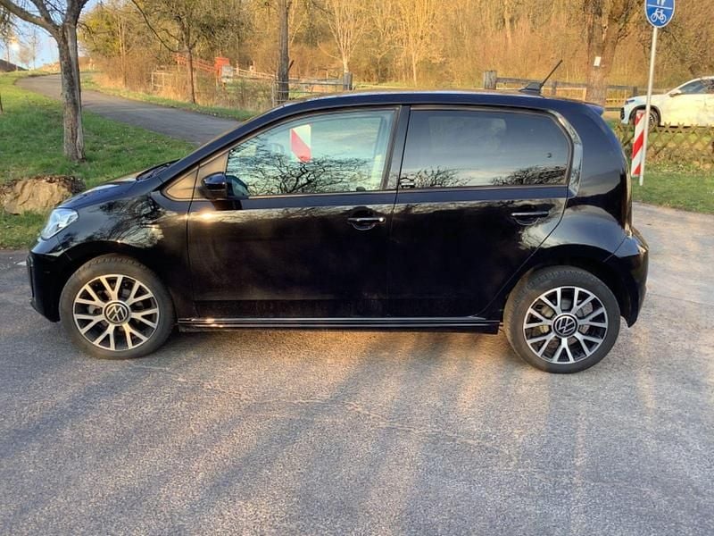 Gebraucht VW e-up! Active 61 kW (83 PS) 2021 Schwarz Kleinwagen
