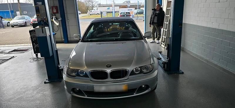 Gebraucht BMW 318 Cabriolet 143 PS (105 kW) 2004 Grau Cabrio