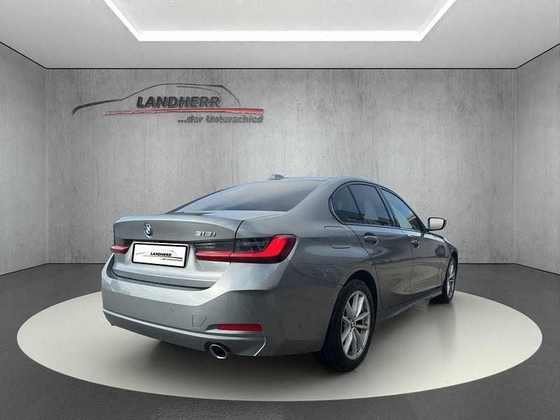 Gebraucht BMW 318 156 PS (114 kW) 2025 Skyscraper (metallic) Limousine