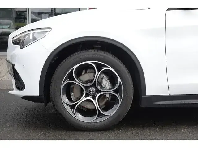 Gebraucht Alfa Romeo Stelvio Sprint 280 PS (205 kW) 2022 Weiß SUV