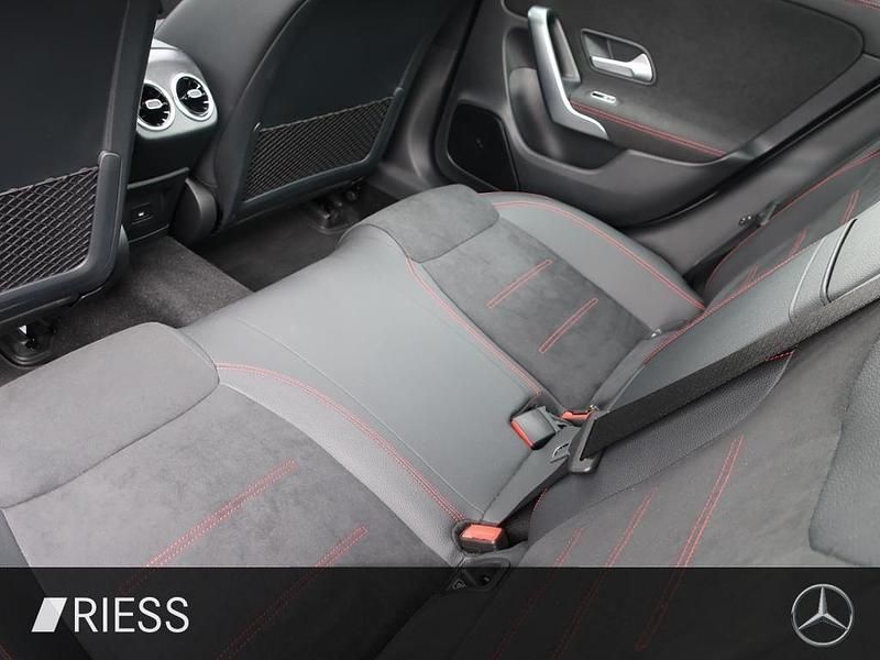 Gebraucht Mercedes CLA220 Premium 190 PS (139 kW) 2024 Grau Limousine