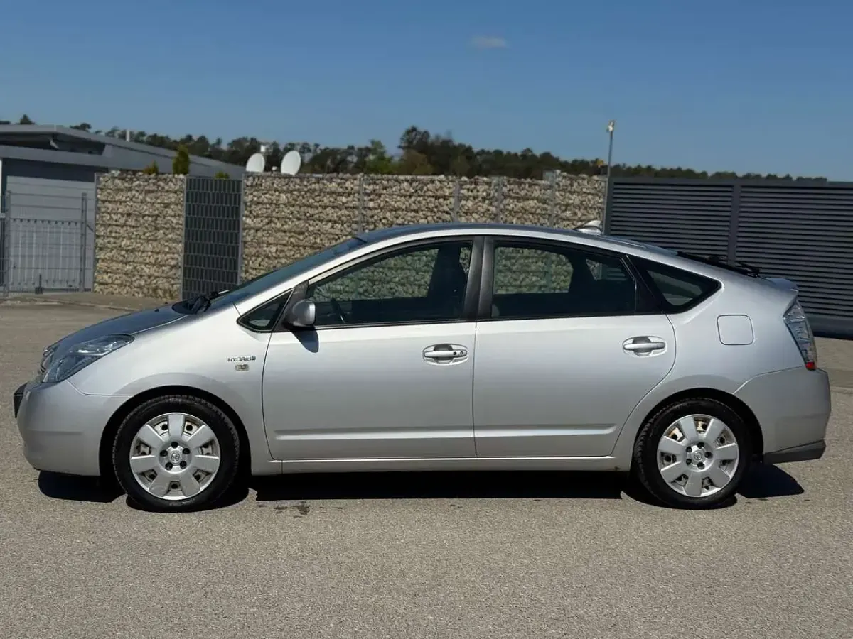 Gebraucht Toyota Prius Sol 77 PS (56 kW) 2007 Silber Kleinwagen