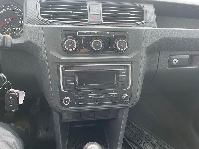 Gebraucht VW Caddy 102 PS (75 kW) 2016 Weiß Van / Kleinbus