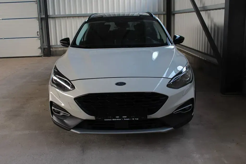 Gebraucht Ford Focus Active 182 PS (133 kW) 2018 Weiß Limousine