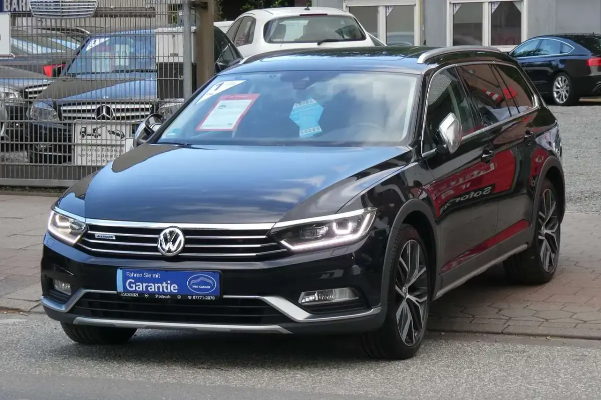 Gebraucht VW Passat Alltrack 239 PS (175 kW) 2017 Schwarz Kombi