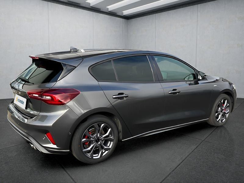 Gebraucht Ford Focus 125 PS (91 kW) 2025 Grau Limousine