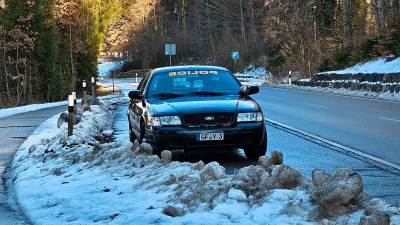Gebraucht Ford Crown 254 PS (186 kW) 2011 Schwarz Limousine