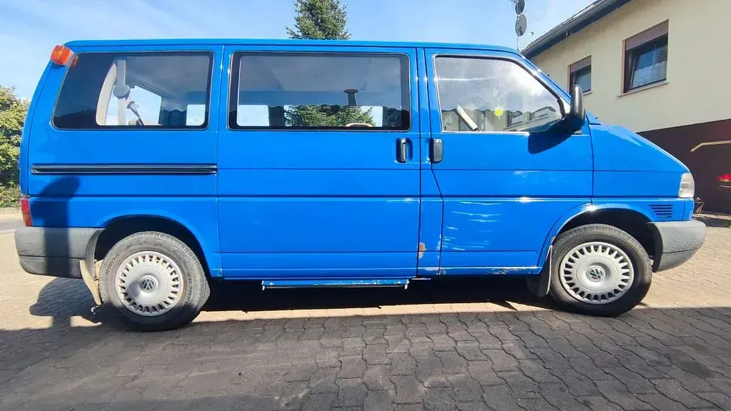 Brugt VW Caravelle 102 HK (75 kW) 2000 Blå Van