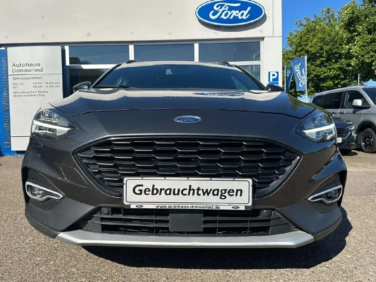 Gebraucht Ford Focus Active X 150 PS (110 kW) 2020 Magneticgrau (metallic) Limousine
