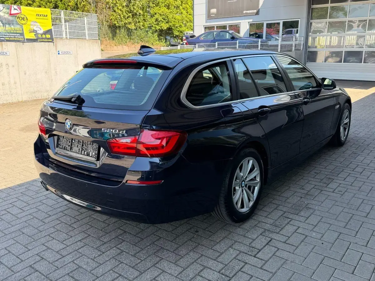 Gebraucht BMW 520 Performance 184 PS (135 kW) 2012 Blau Kombi