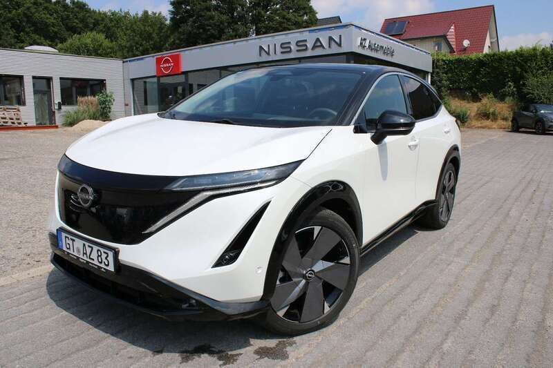 Pearl white/pearl black Neu 2024 Nissan Ariya Evolve SUV | 43.990 € (Superpreis) - Bild 1/4