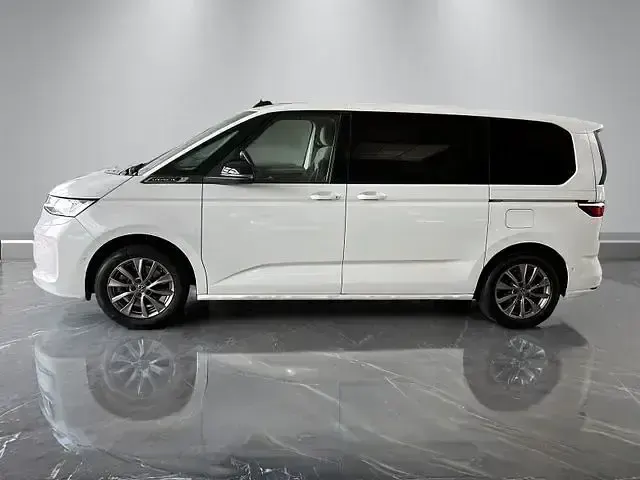 Gebraucht VW Multivan Life 218 PS (160 kW) 2022 Weiß Van / Kleinbus