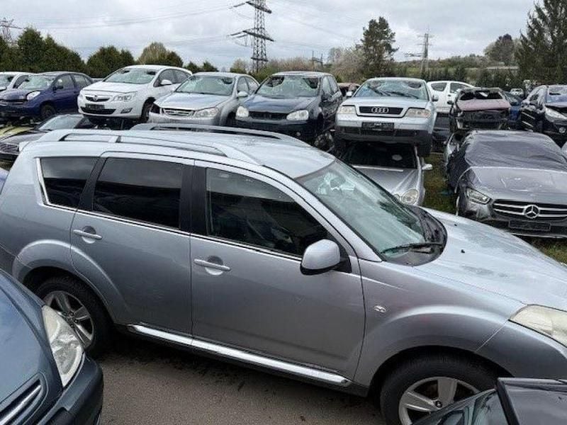 Gebraucht Peugeot 4007 Platinum 156 PS (114 kW) 2007 Lackierung grau cool silver/meta (metallic) SUV