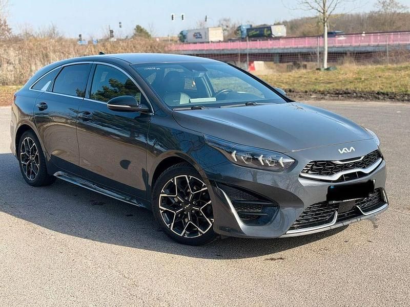 Gebraucht Kia ProCeed 160 PS (117 kW) 2022 Grau Kombi